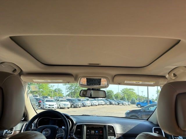 Used 2014 Jeep Grand Cherokee Limited w/ Trailer Tow Group IV AWD/4WD image 29