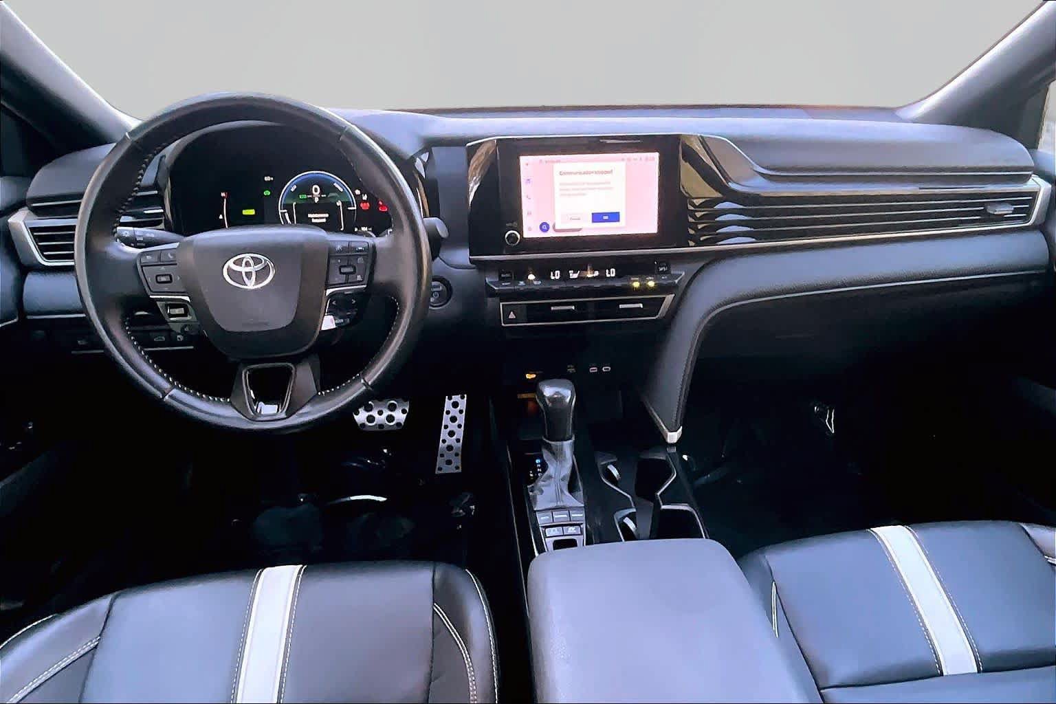 Used 2025 Toyota Camry SE FWD image 15