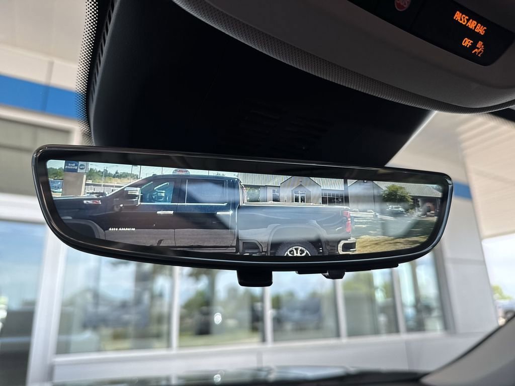 Certified 2025 Buick Envision Avenir AWD/4WD image 13