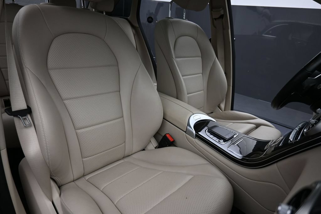 Used 2021 Mercedes-Benz GLC 300 4MATIC image 20