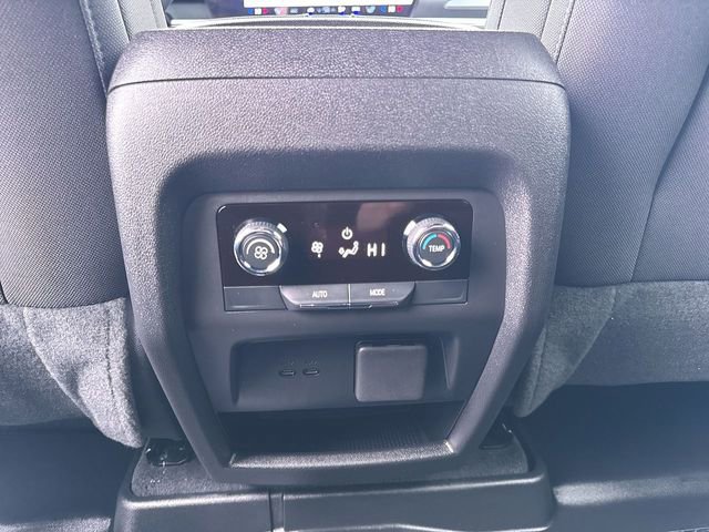 Certified 2025 Chevrolet Traverse LT w/ Driver Confidence Package image 21