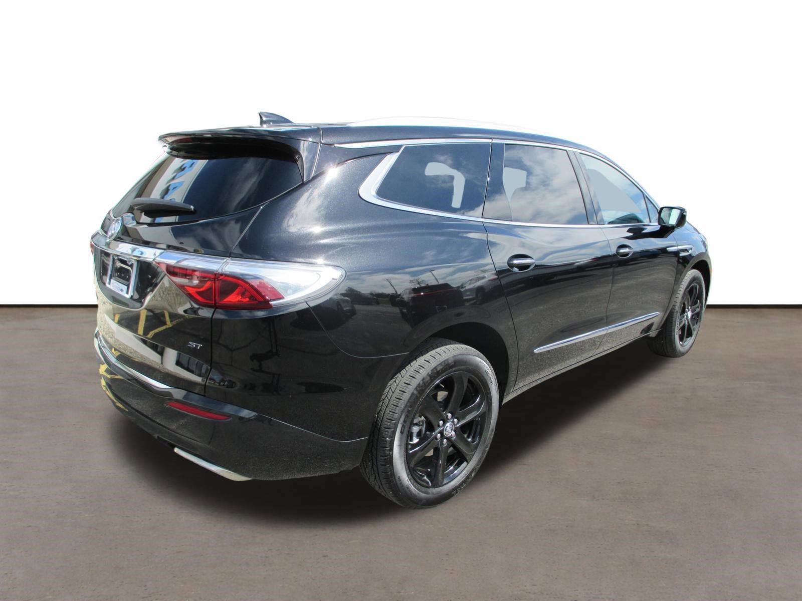 Used 2024 Buick Enclave Essence w/ Sport Touring Edition FWD image 3