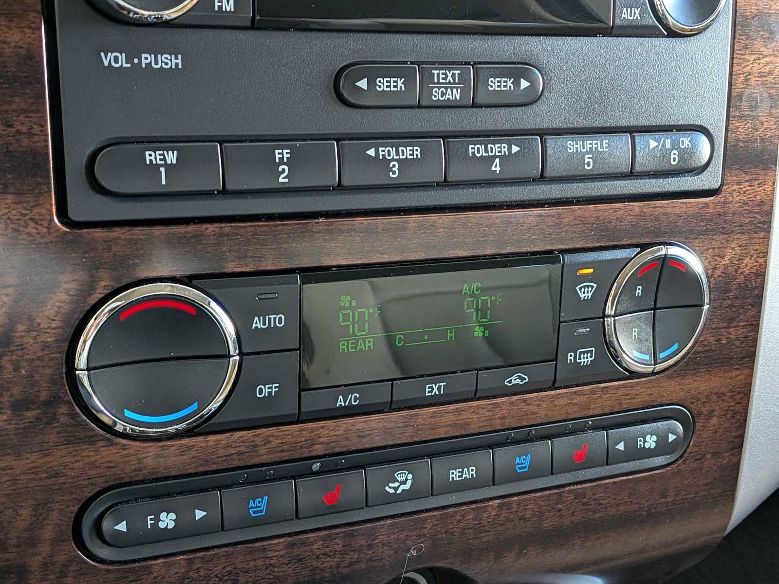 Used 2014 Ford Expedition XLT w/ Equipment Group 202A image 28