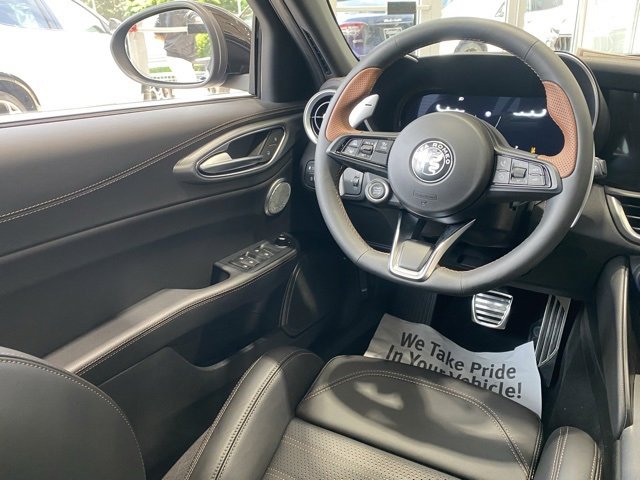 New 2025 Alfa Romeo Giulia AWD w/ Driving Assist Package image 45