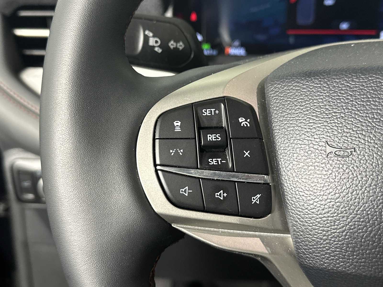 Used 2025 Ford Explorer Active image 23