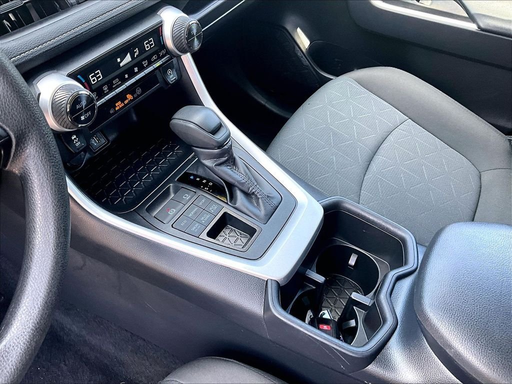 Used 2025 Toyota RAV4 XLE AWD/4WD image 20