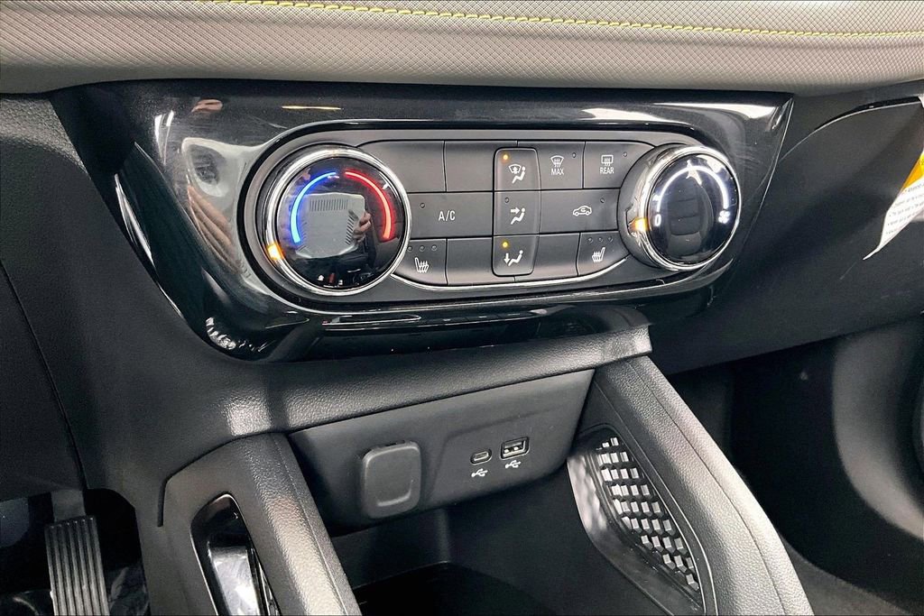 Used 2024 Chevrolet TrailBlazer ACTIV image 31