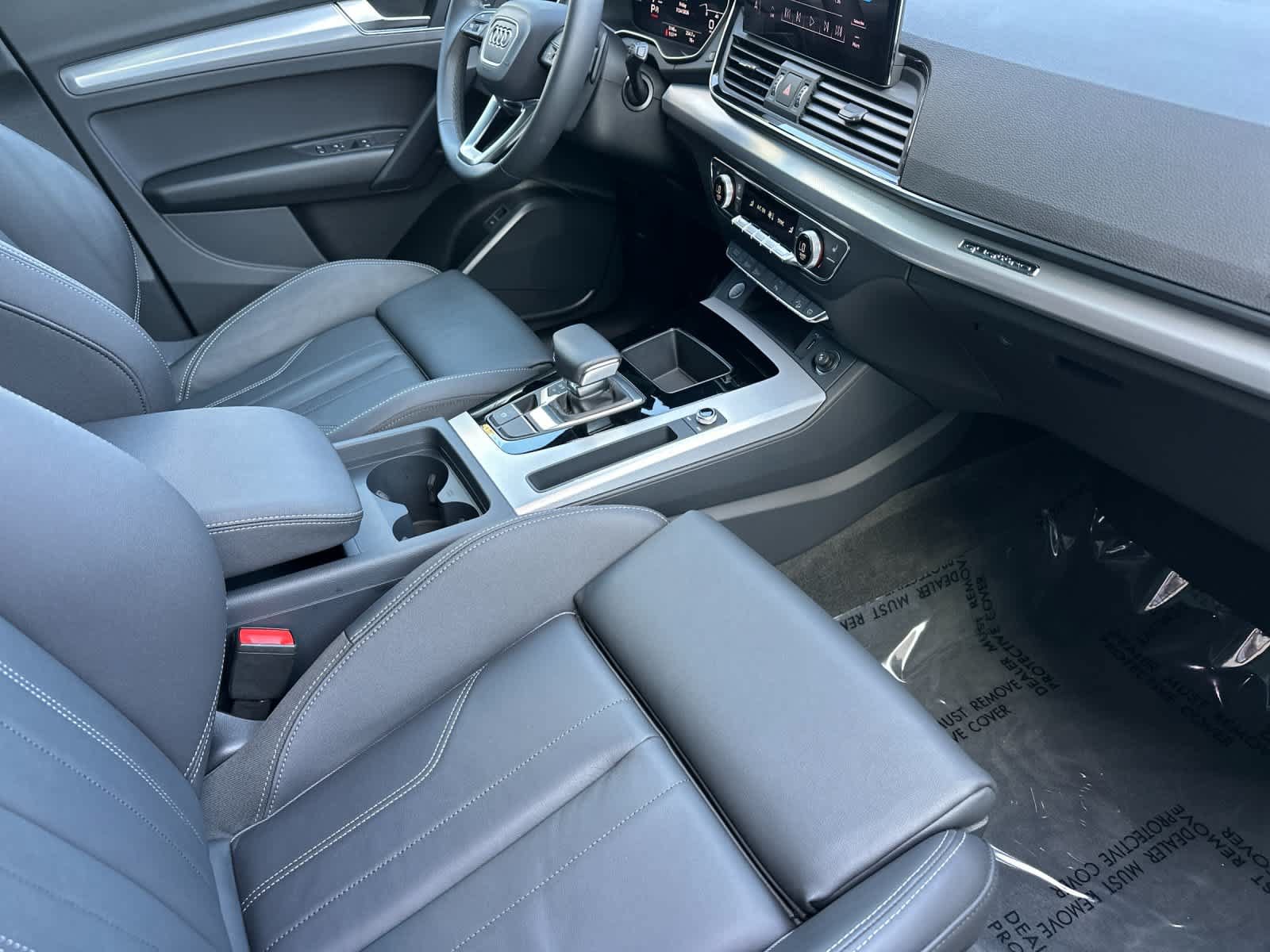 Used 2025 Audi Q5 2.0T Premium w/ Convenience Plus Package AWD/4WD image 16