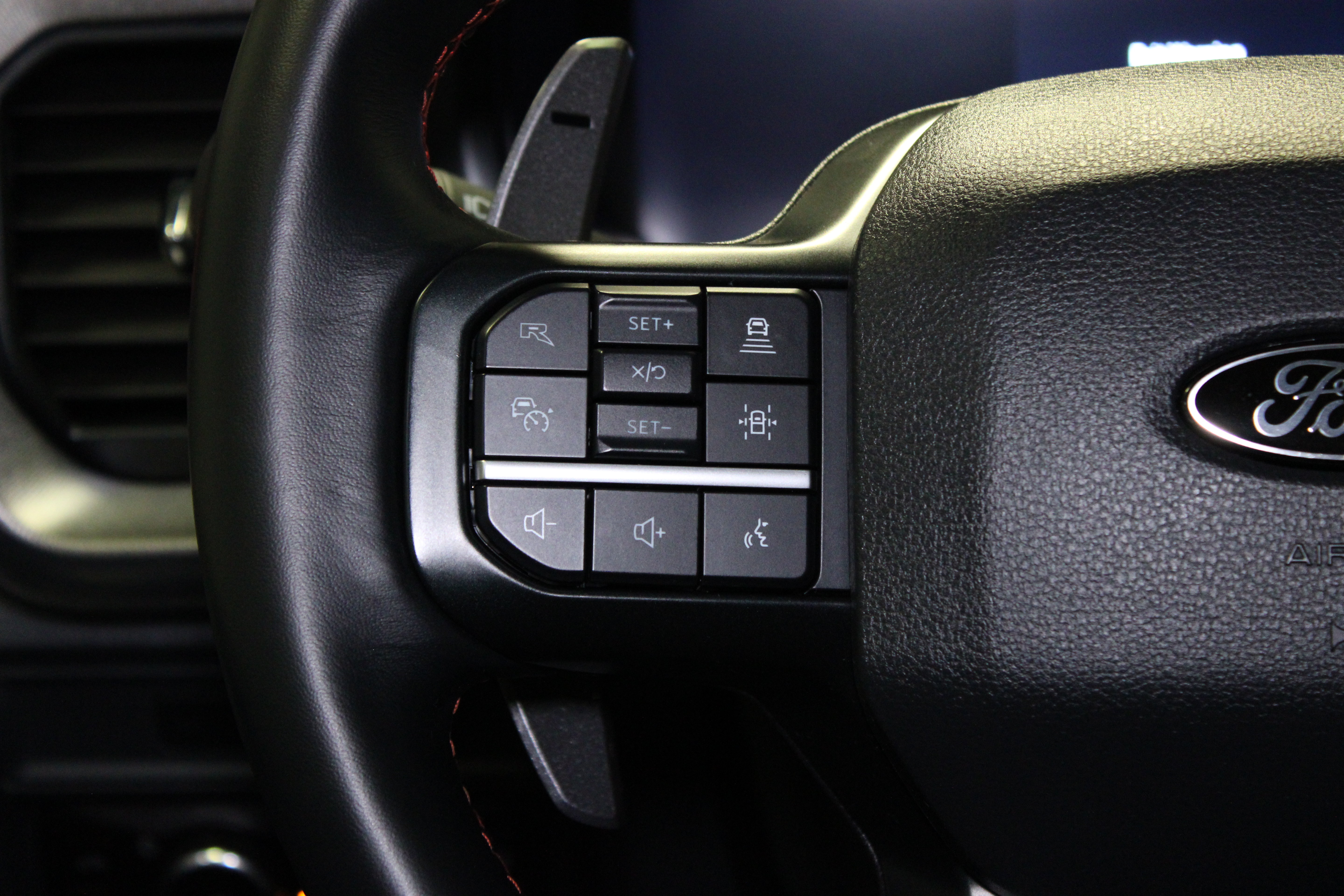 Used 2025 Ford F150 Raptor AWD/4WD image 23