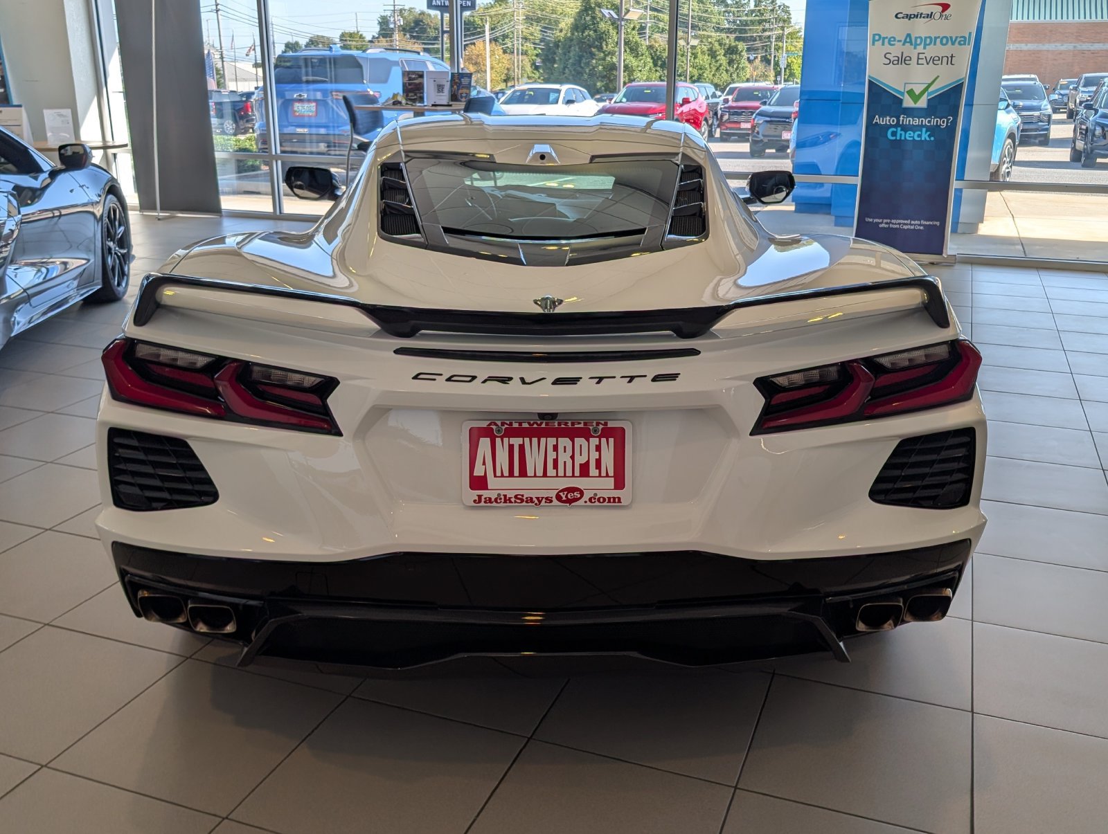 Used 2020 Chevrolet Corvette Stingray Preferred Cpe w/ 2LT Preferred Equipment Group RWD image 4