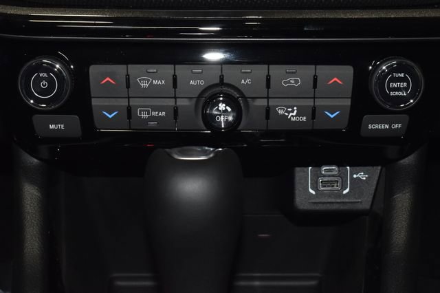 New 2026 Jeep Compass Latitude w/ Sun and Sound Group AWD/4WD image 16