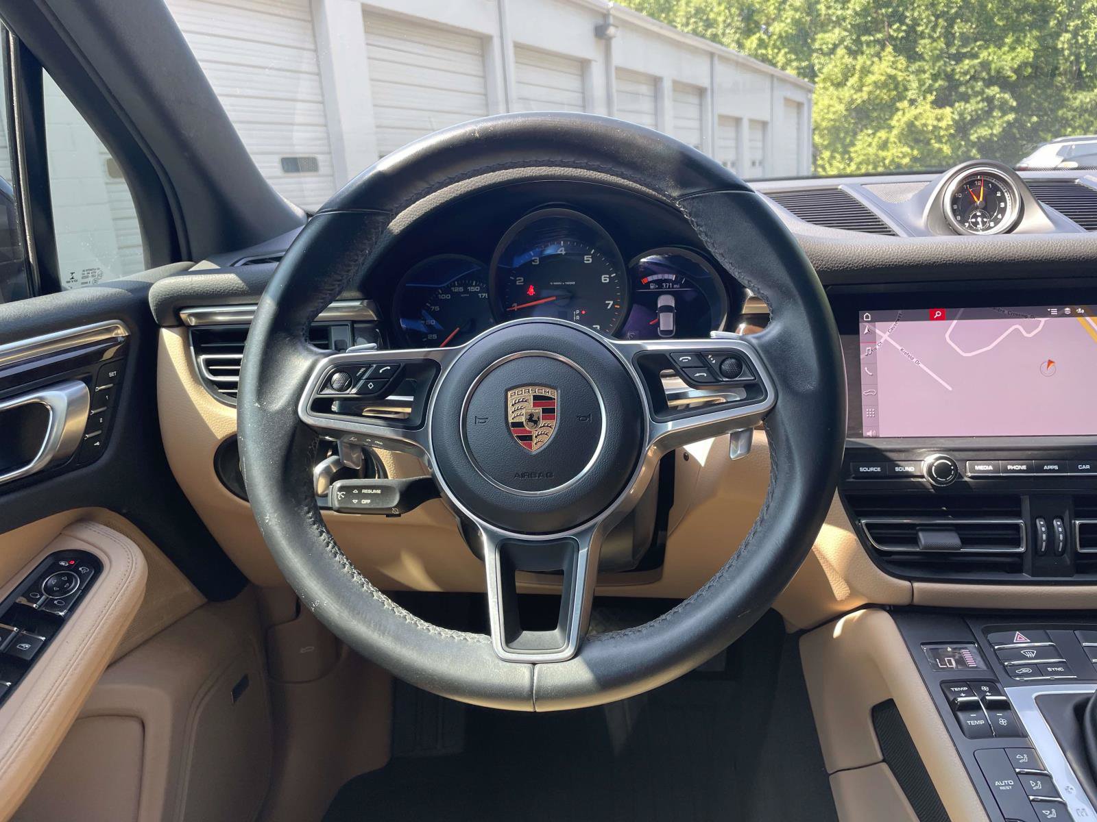 Used 2020 Porsche Macan AWD/4WD image 13