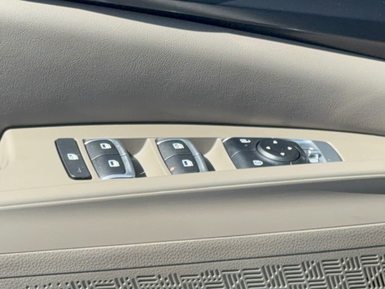 Used 2026 Kia Carnival FWD image 15