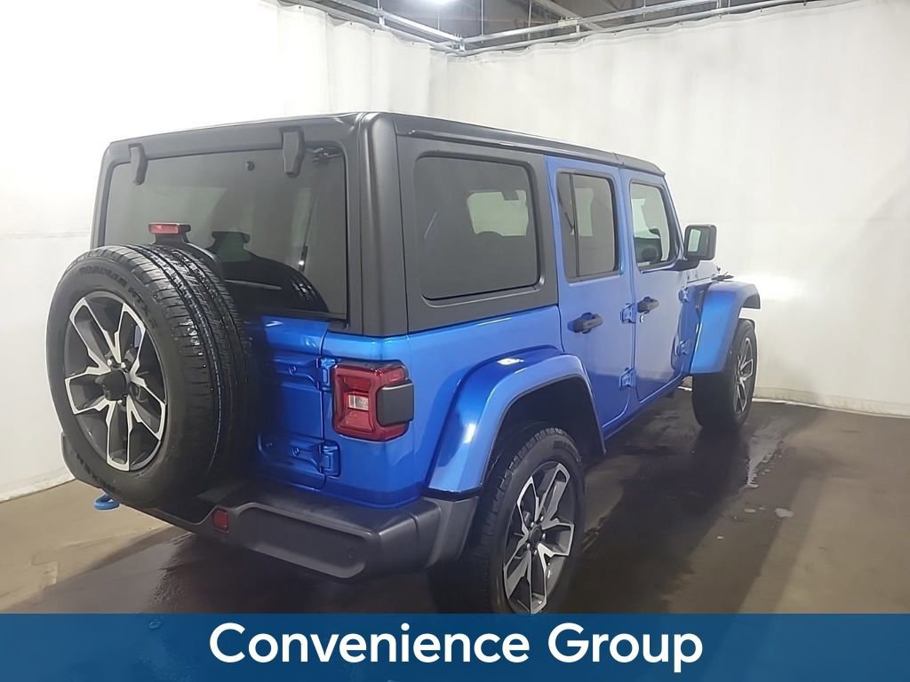 Used 2024 Jeep Wrangler Unlimited w/ Convenience Group AWD/4WD image 4