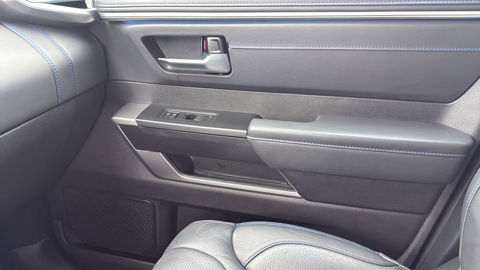 Used 2023 Toyota Tundra Platinum AWD/4WD image 22