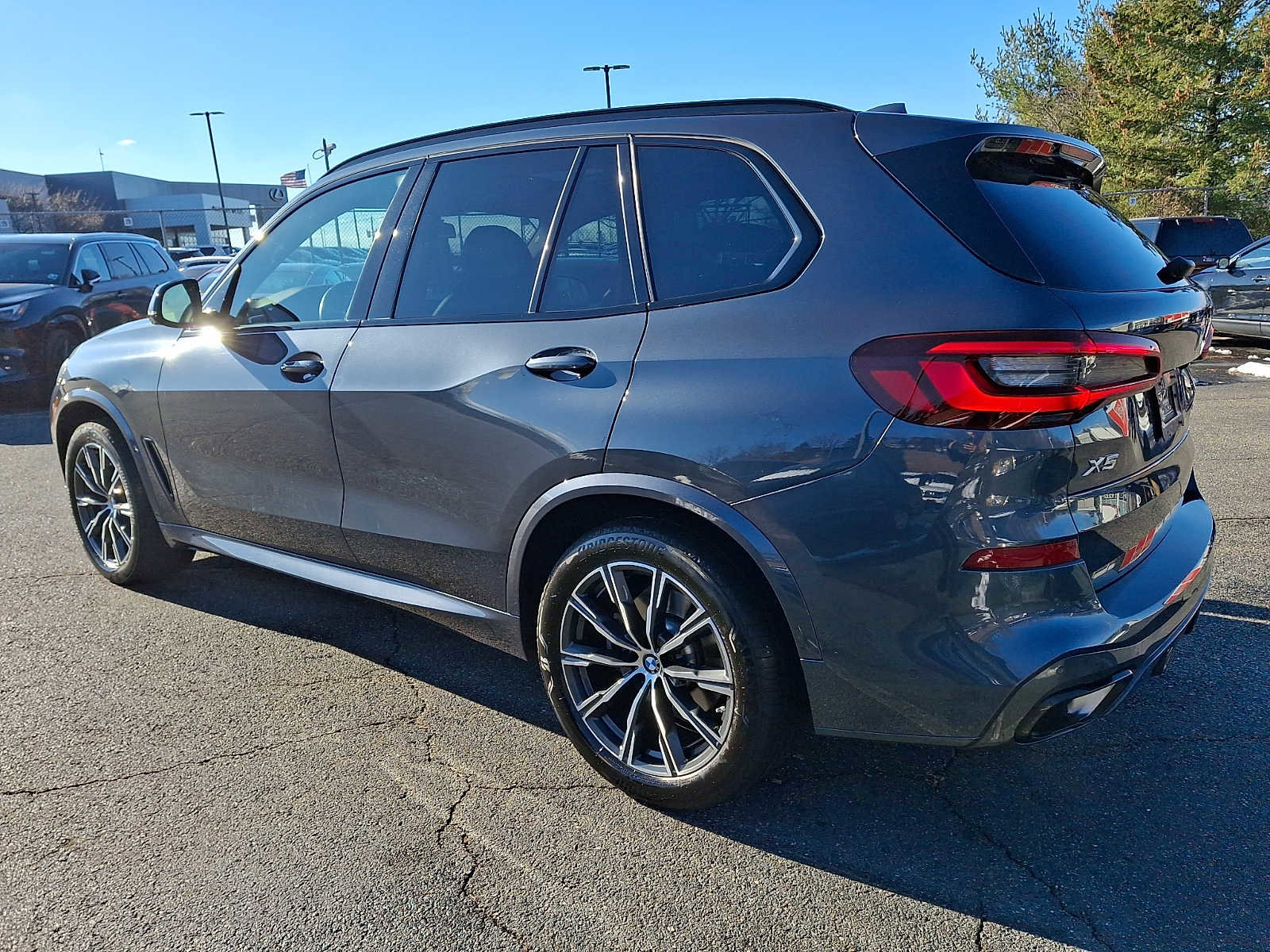 Used 2022 BMW X5 xDrive40i w/ M Sport Package image 6