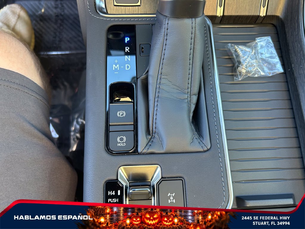 Used 2025 Lexus GX 550 w/ Cold Area Package AWD/4WD image 28