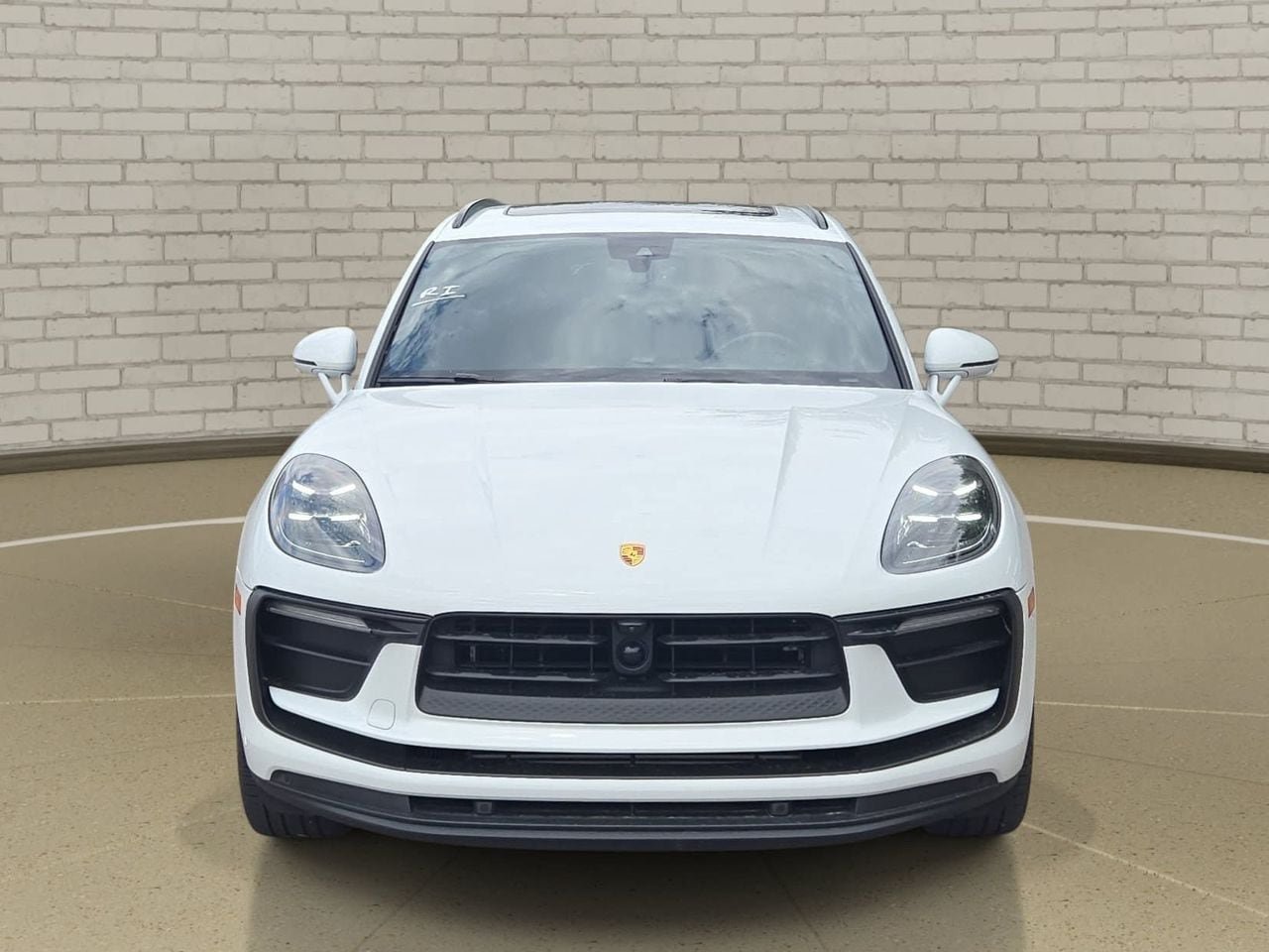 Used 2023 Porsche Macan Turbo AWD/4WD image 2