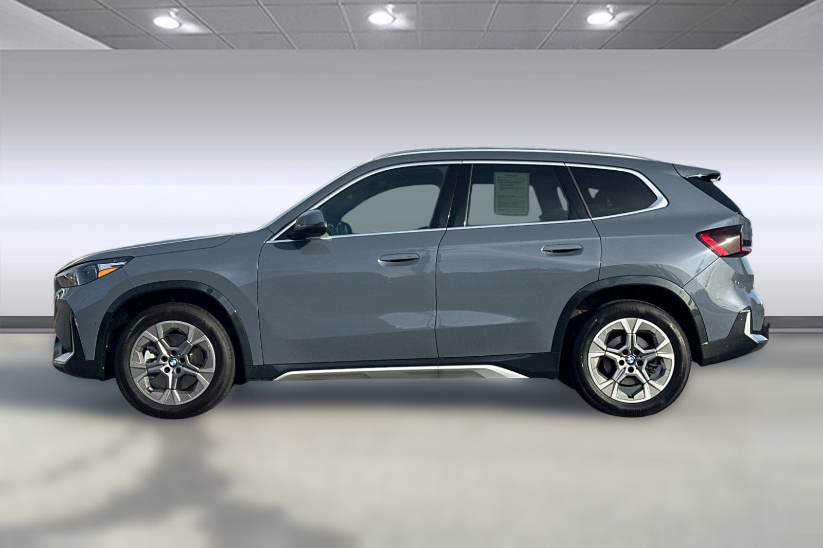 Used 2025 BMW X1 xDrive28i w/ Convenience Package image 2