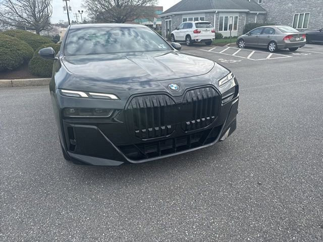 Used 2023 BMW 760i xDrive image 5