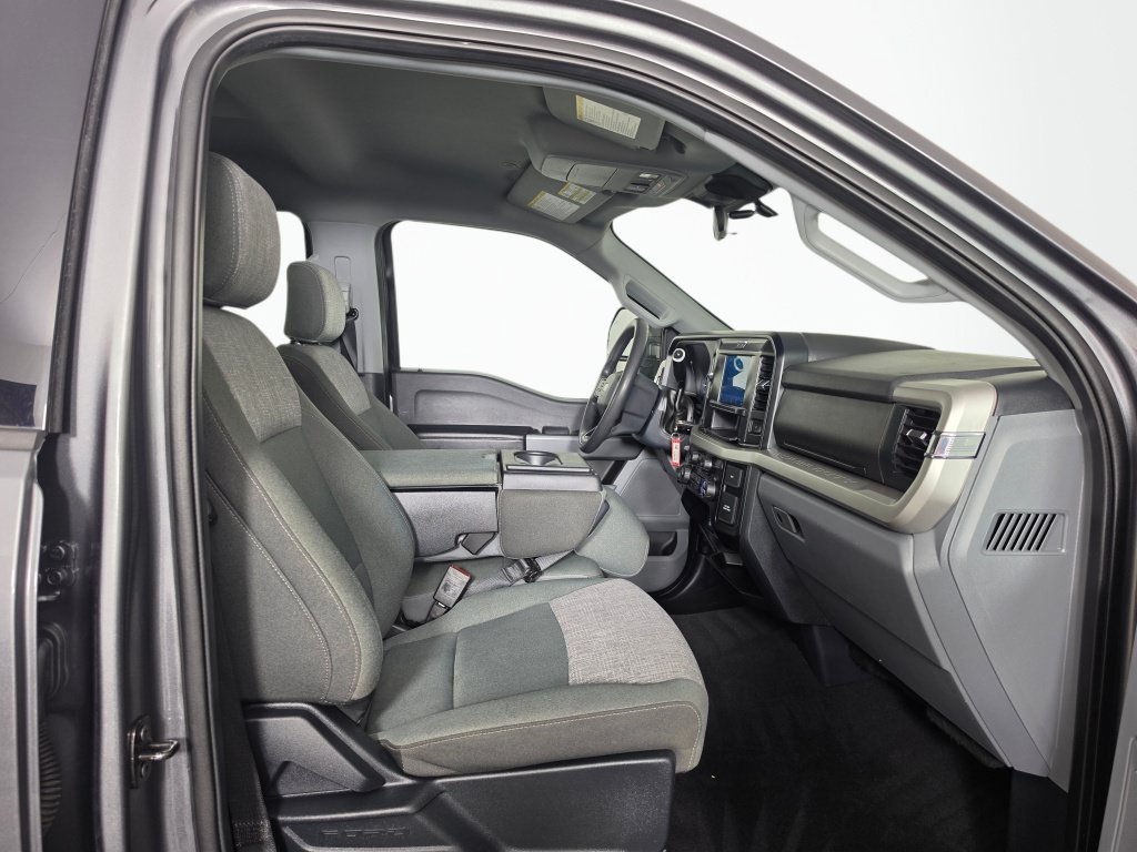 Used 2025 Ford F250 XLT w/ FX4 Off-Road Package AWD/4WD image 39