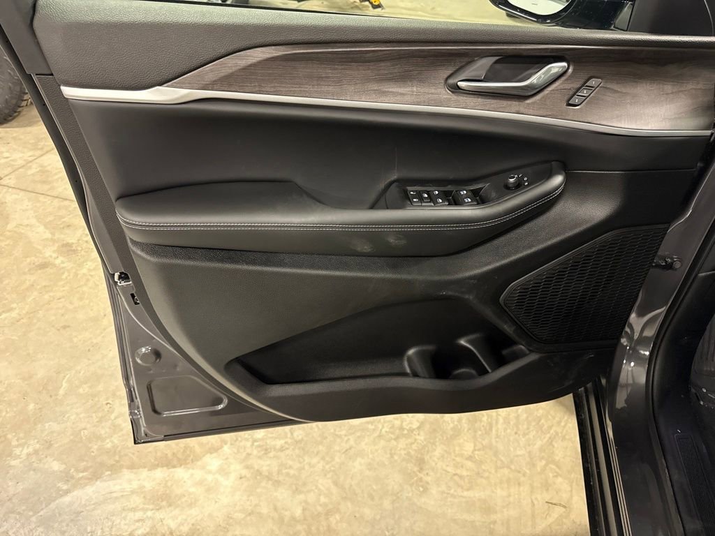 New 2025 Jeep Grand Cherokee Limited image 10