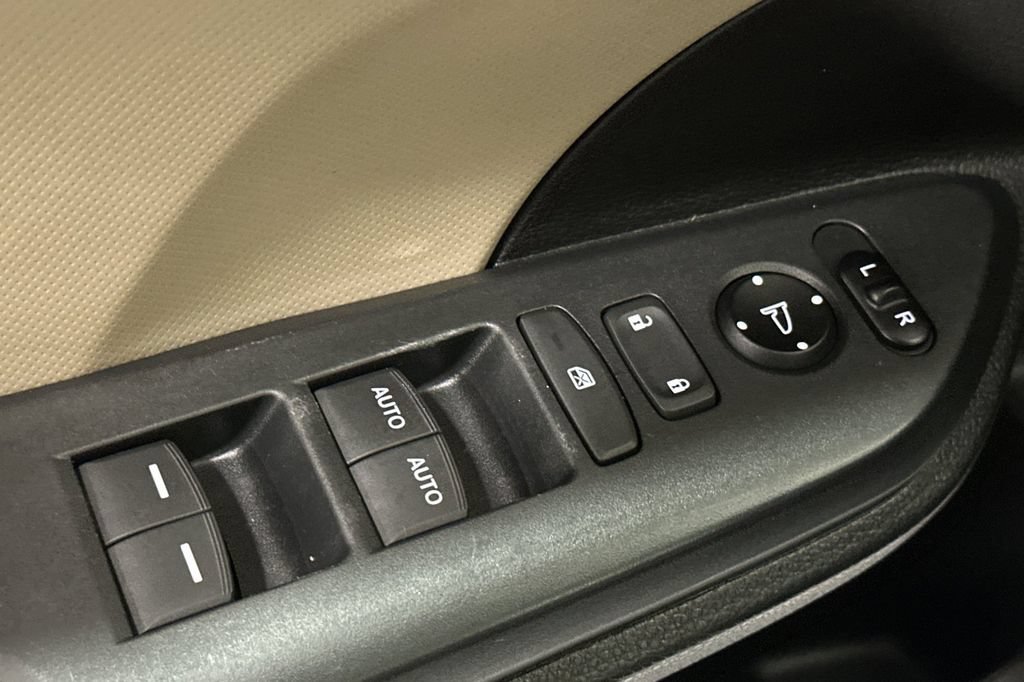 Used 2018 Honda Civic Sport image 12