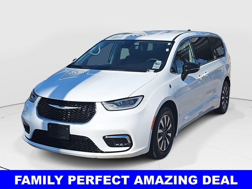 Used 2024 Chrysler Pacifica Select image 7