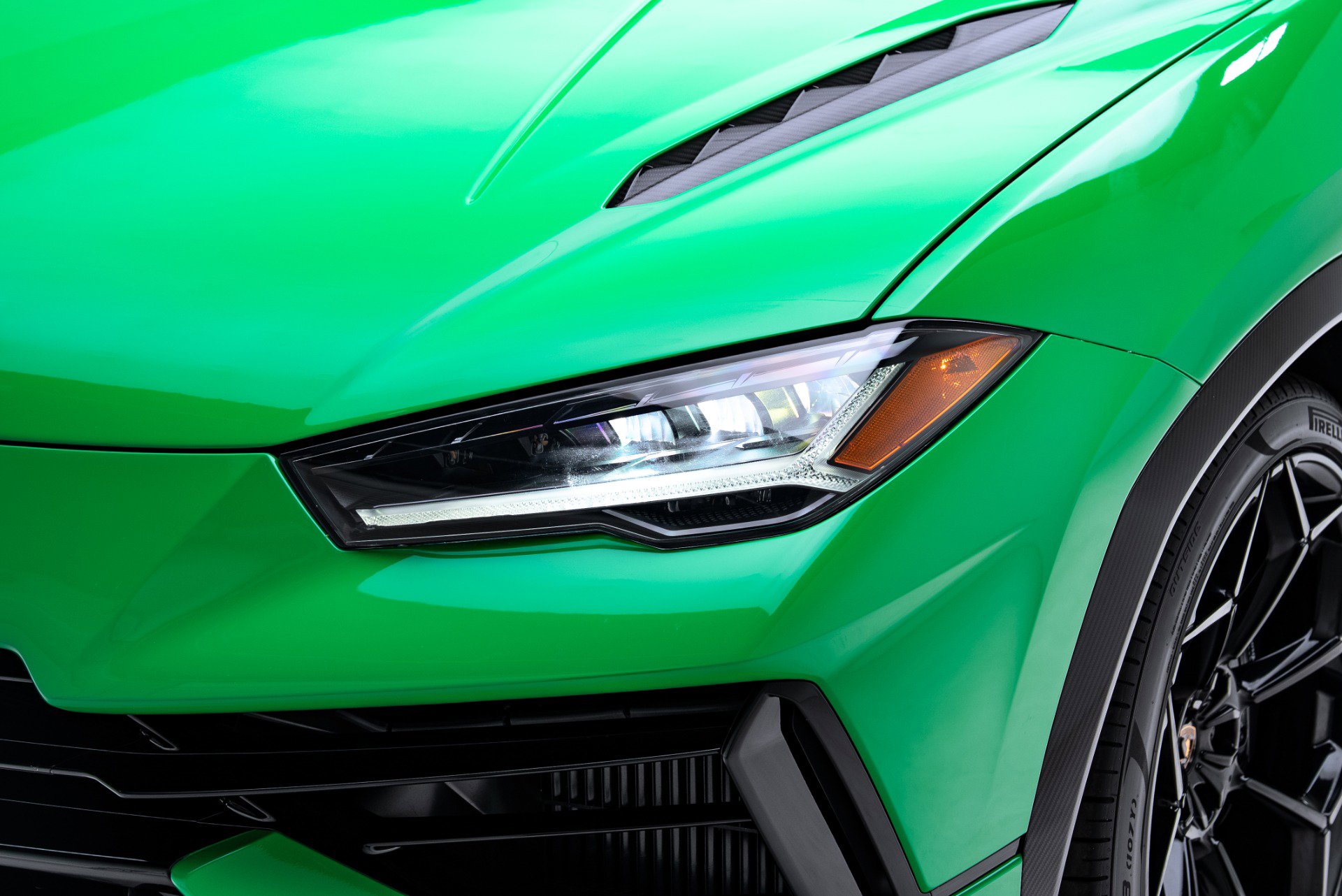 Used 2023 Lamborghini Urus Performante AWD/4WD image 11