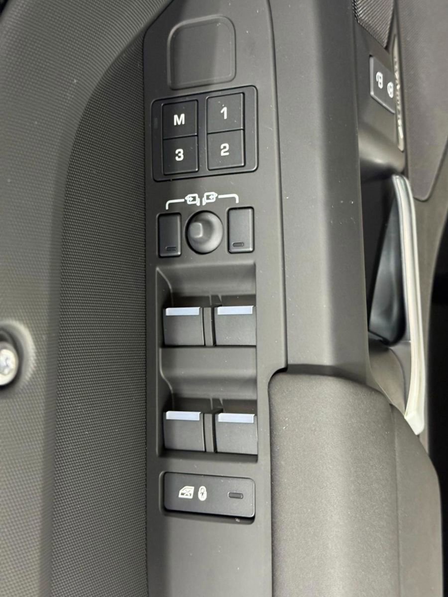 New 2026 Land Rover Defender 110 S image 23