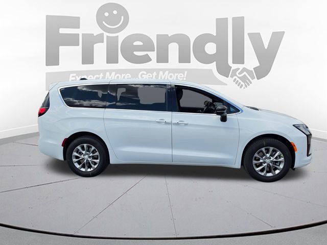 New 2027 Chrysler Pacifica Select AWD/4WD image 4