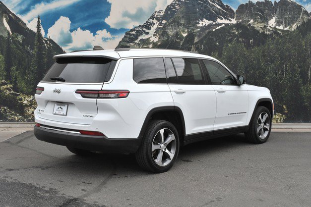 Used 2023 Jeep Grand Cherokee L Limited AWD/4WD image 3