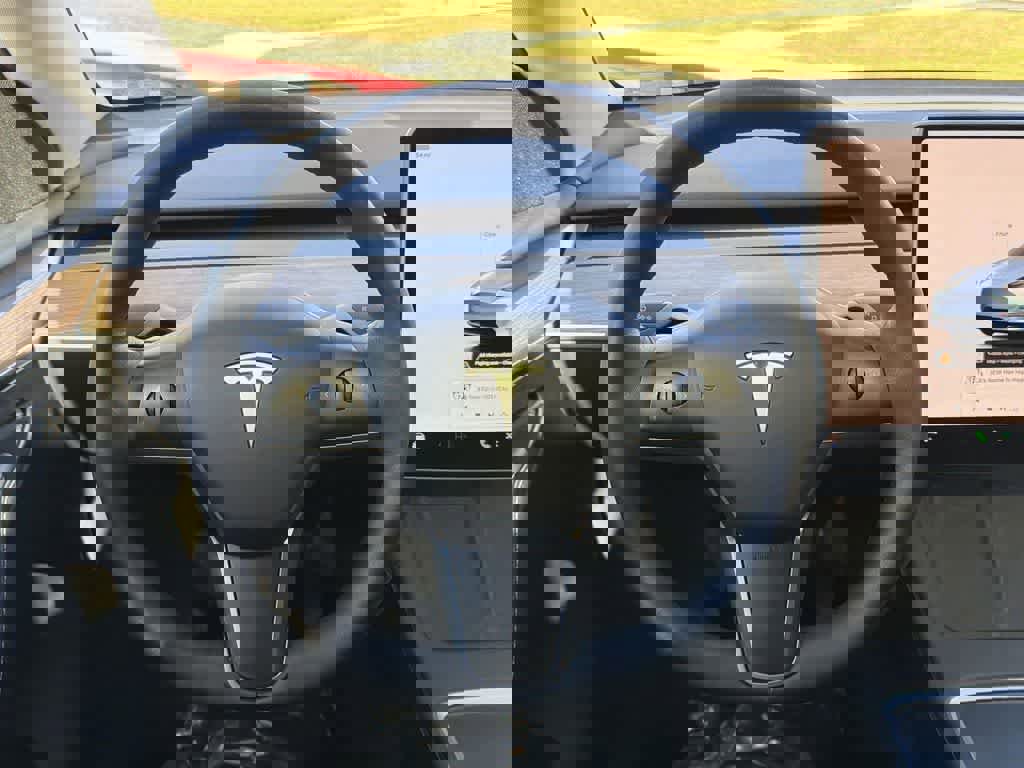 Used 2022 Tesla Model Y Long Range image 13