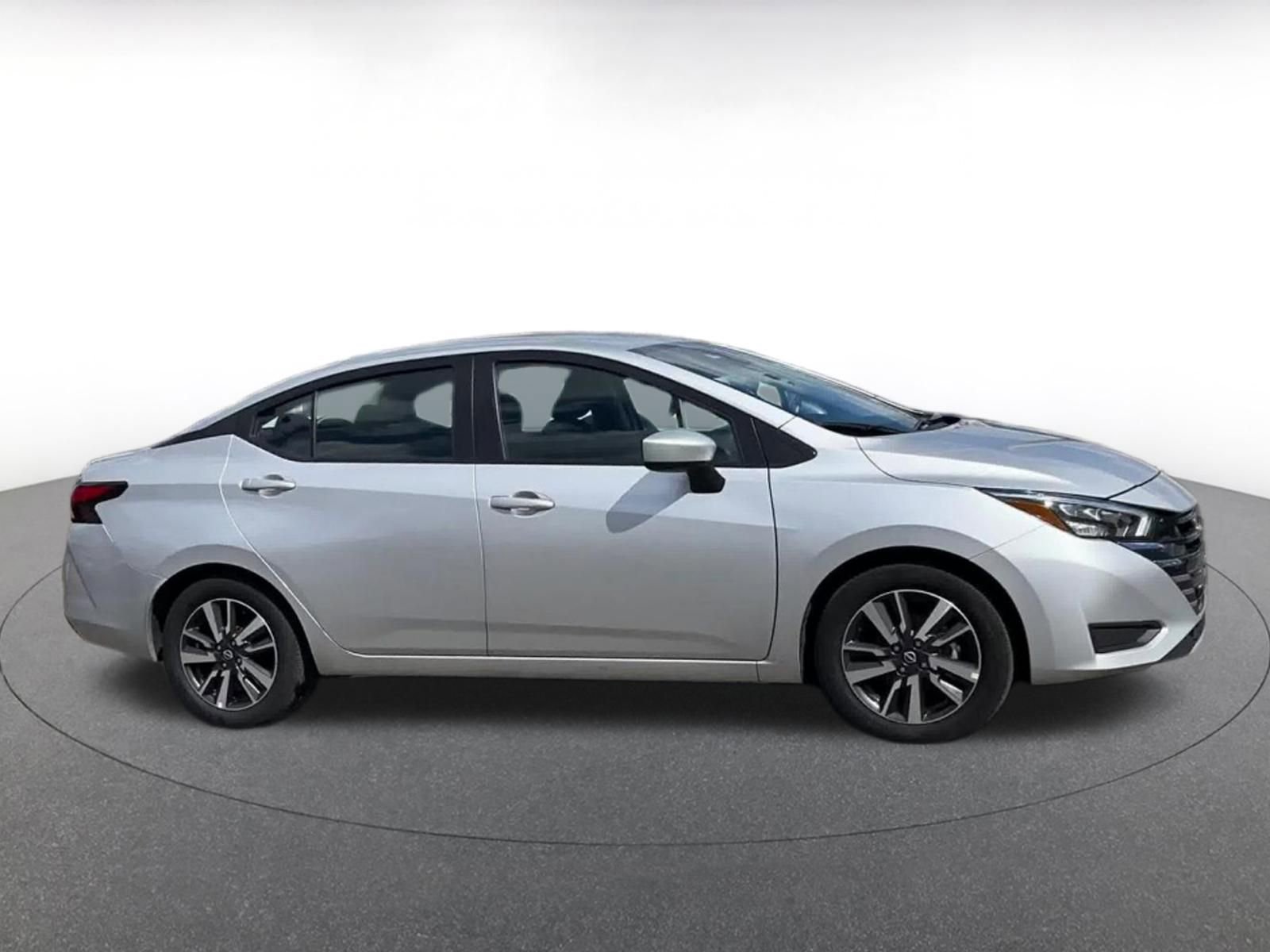 Used 2025 Nissan Versa SV image 16