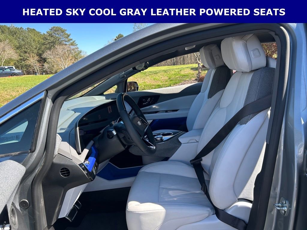 Used 2025 Cadillac Optiq Luxury 1 AWD/4WD image 5