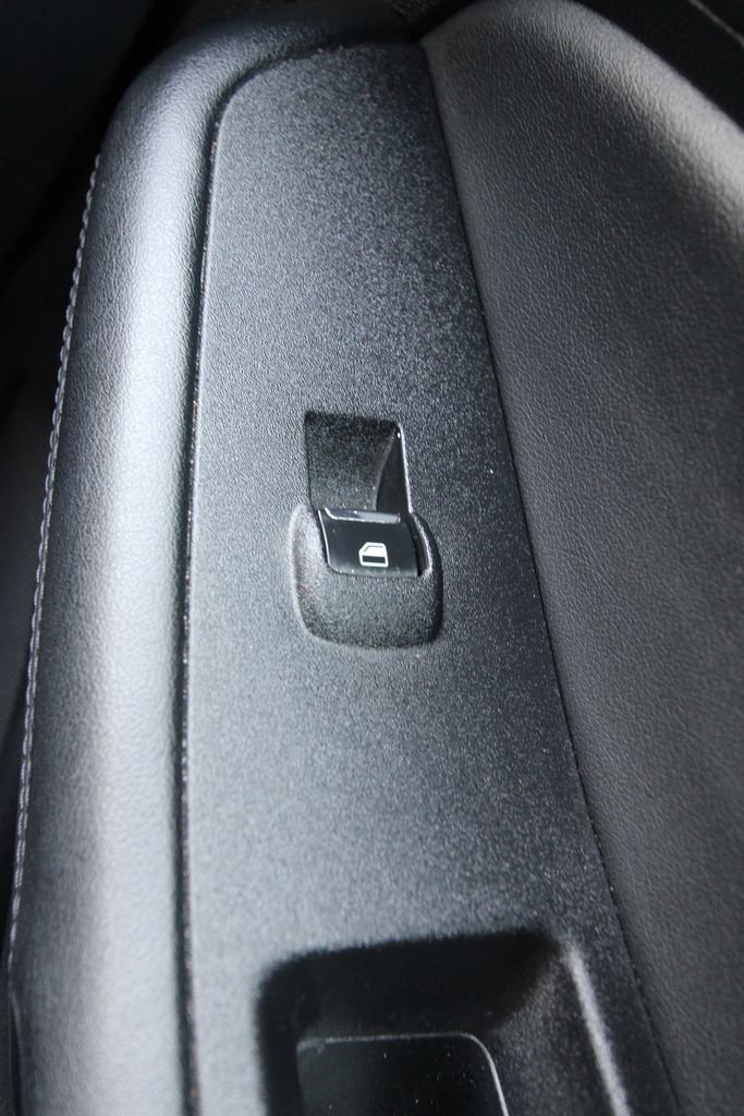 Used 2024 Ford Edge SEL image 23