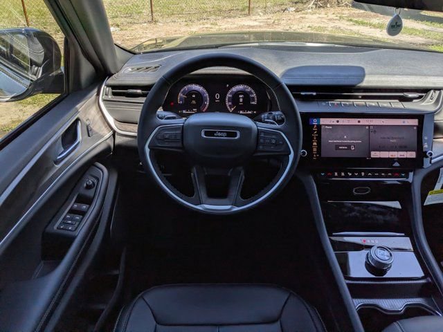 New 2026 Jeep Grand Cherokee Limited image 17
