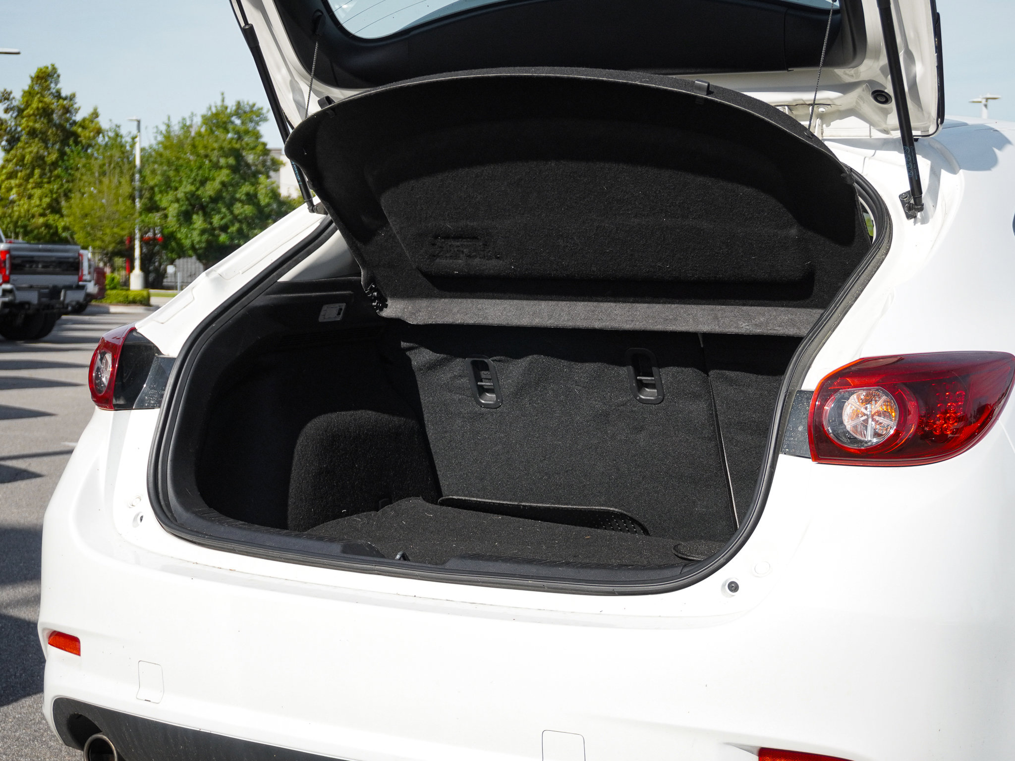 Used 2018 MAZDA MAZDA3 Grand Touring w/ Premium Equipment Package image 30