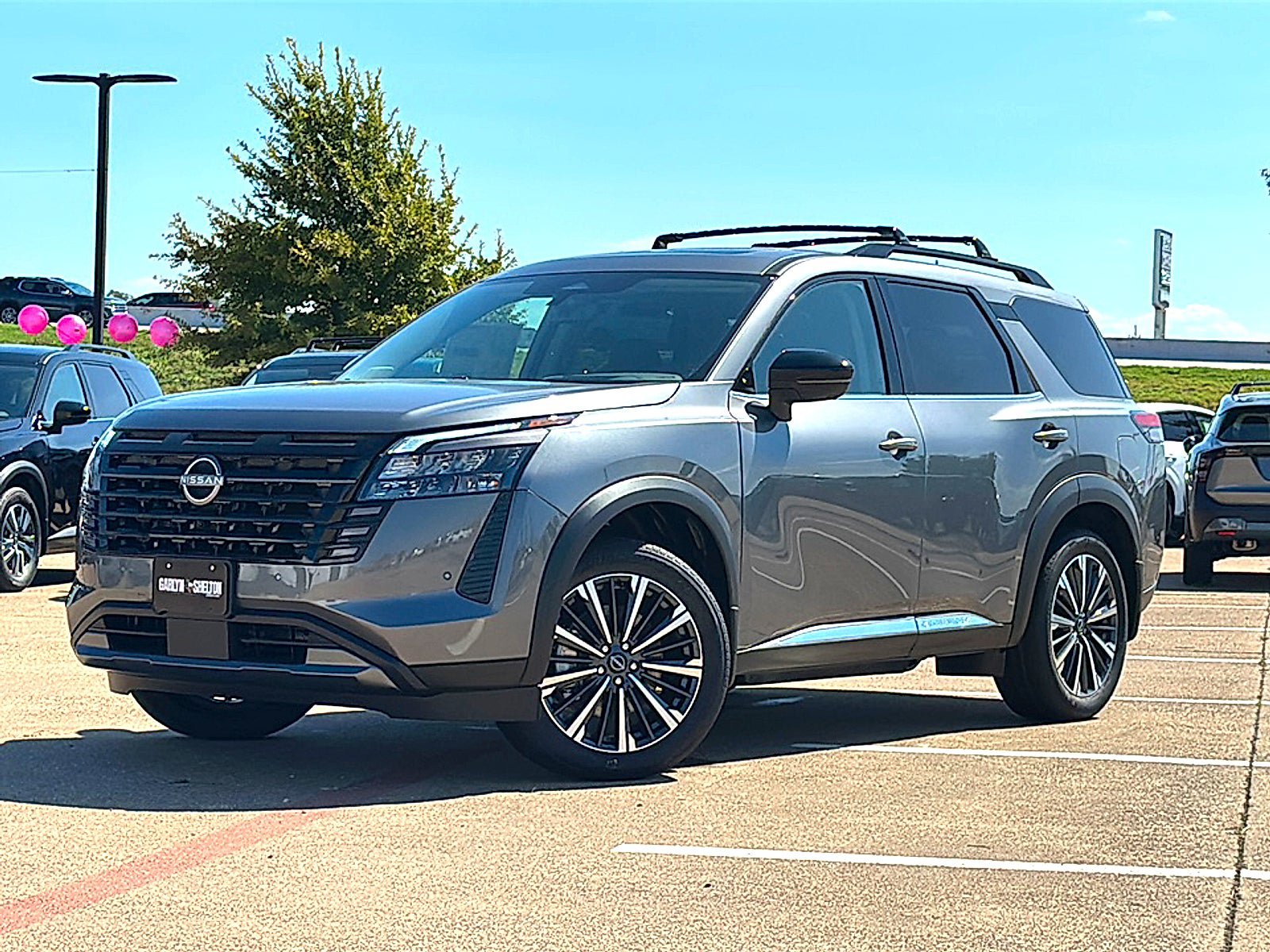 New 2026 Nissan Pathfinder Platinum w/ Accent Package FWD image 2