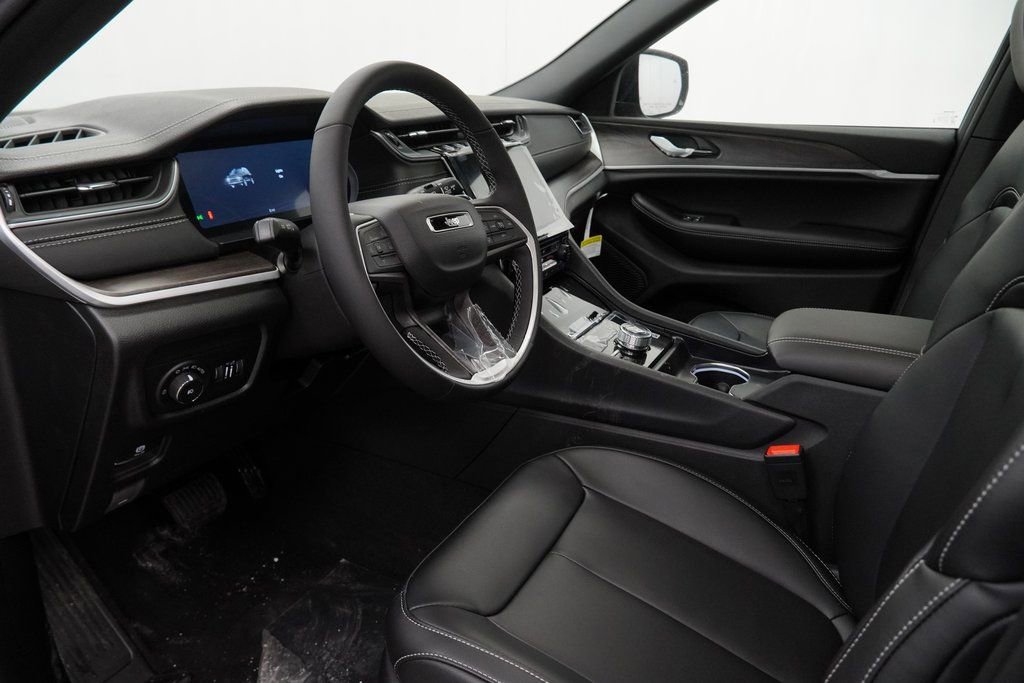 New 2025 Jeep Grand Cherokee Limited image 18