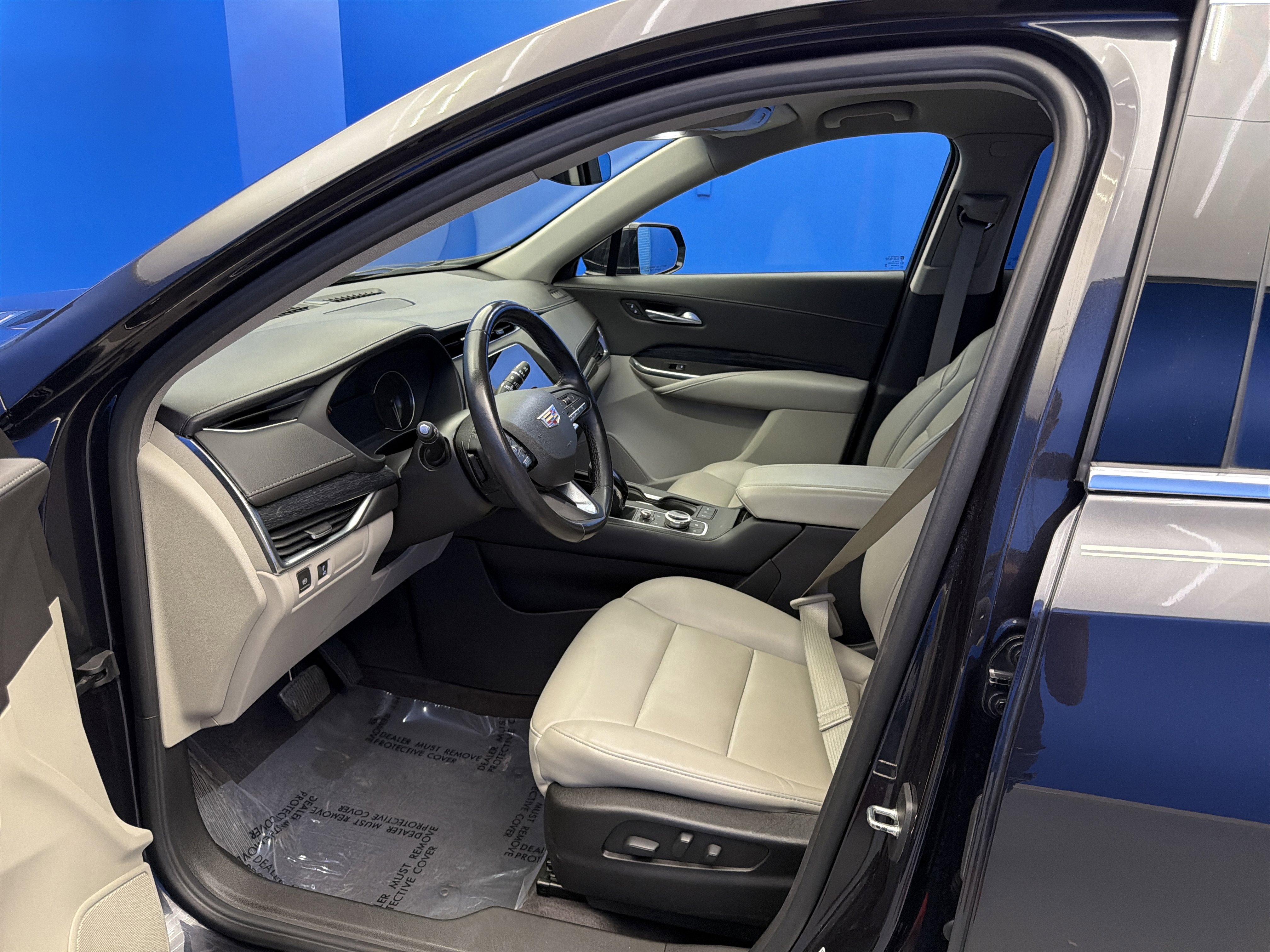 Used 2023 Cadillac XT4 Premium Luxury w/ Cold Weather Package AWD/4WD image 13