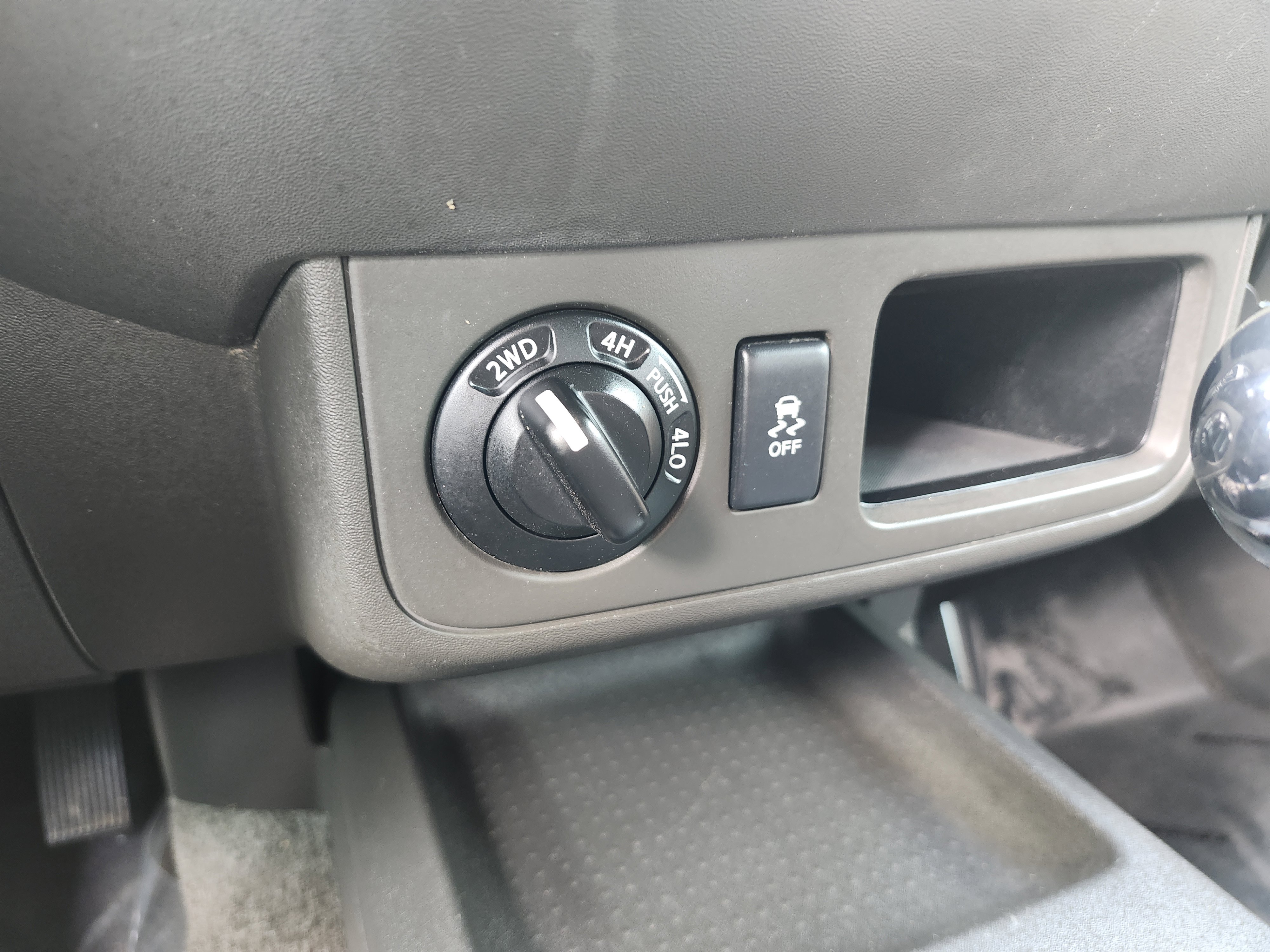 Used 2016 Nissan Frontier SV AWD/4WD image 4