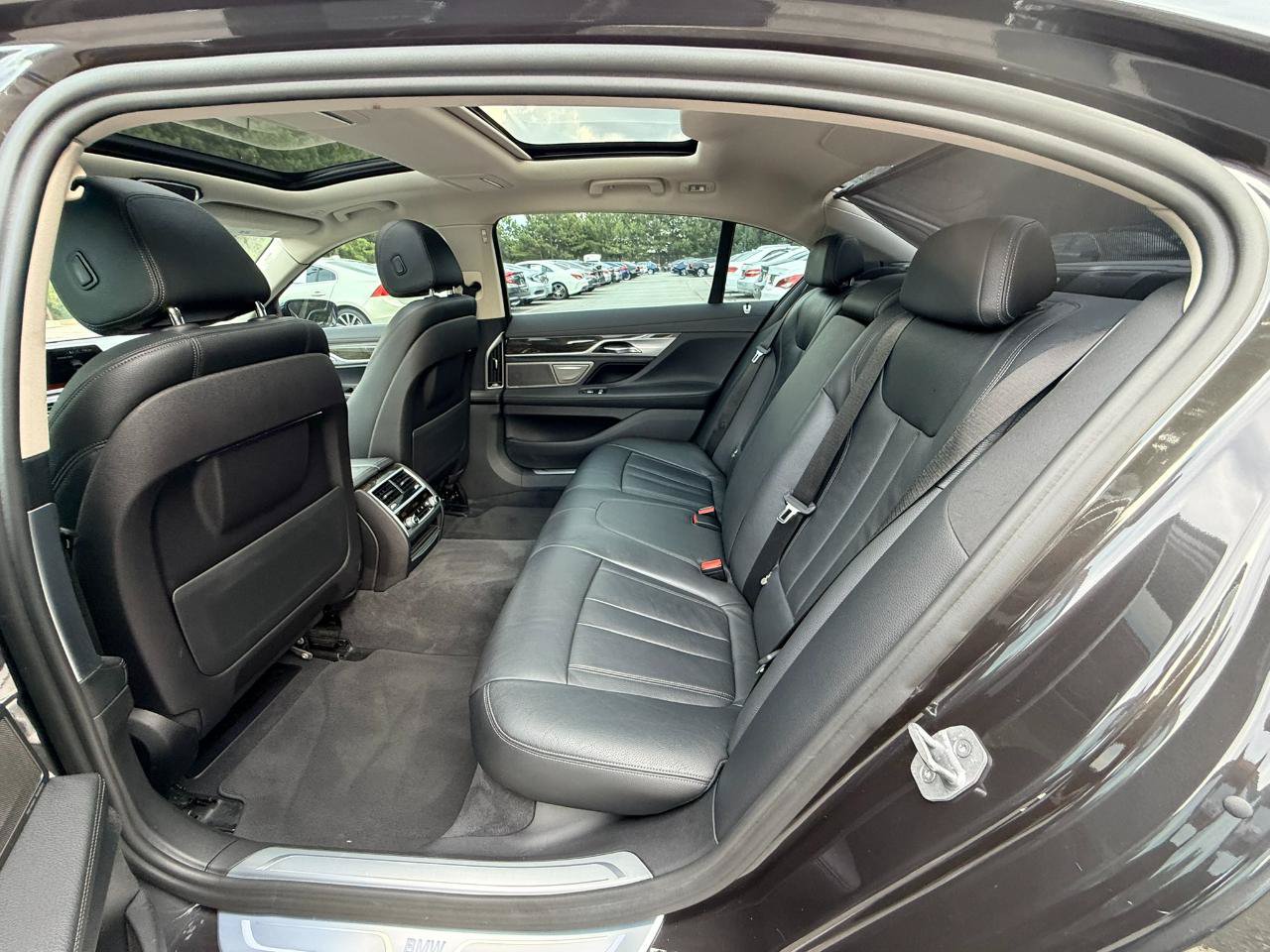 Used 2018 BMW 740i xDrive AWD/4WD image 11