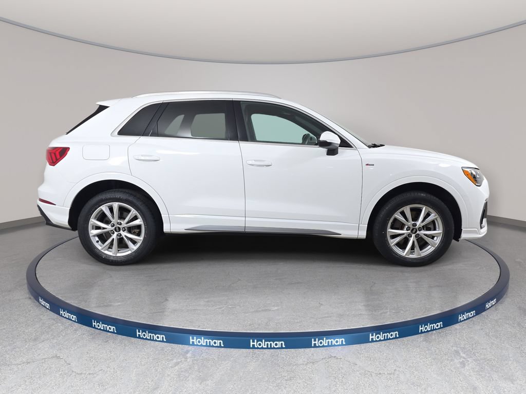 Used 2022 Audi Q3 2.0T Premium w/ Convenience Package AWD/4WD image 5