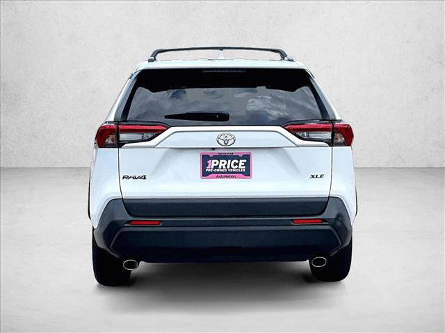 Used 2022 Toyota RAV4 XLE FWD image 4