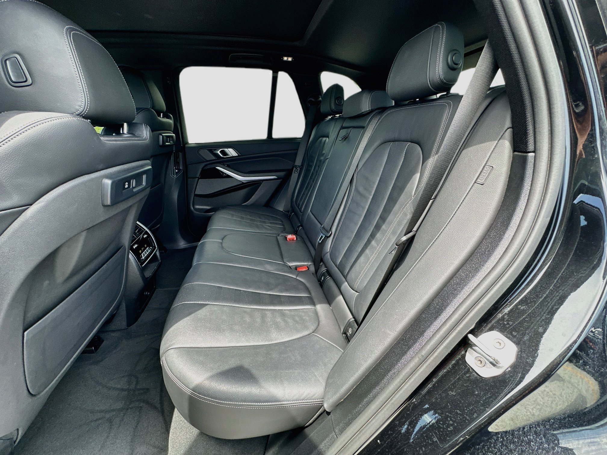 Used 2020 BMW X5 sDrive40i w/ Executive Package RWD image 26