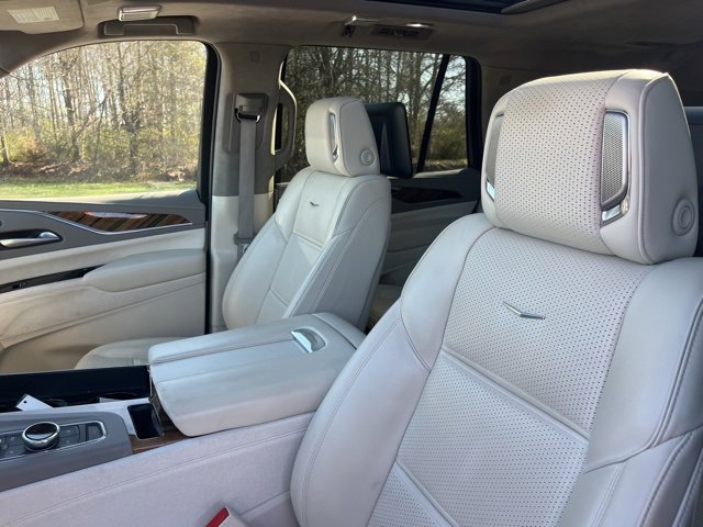 Used 2023 Cadillac Escalade Sport Platinum image 17