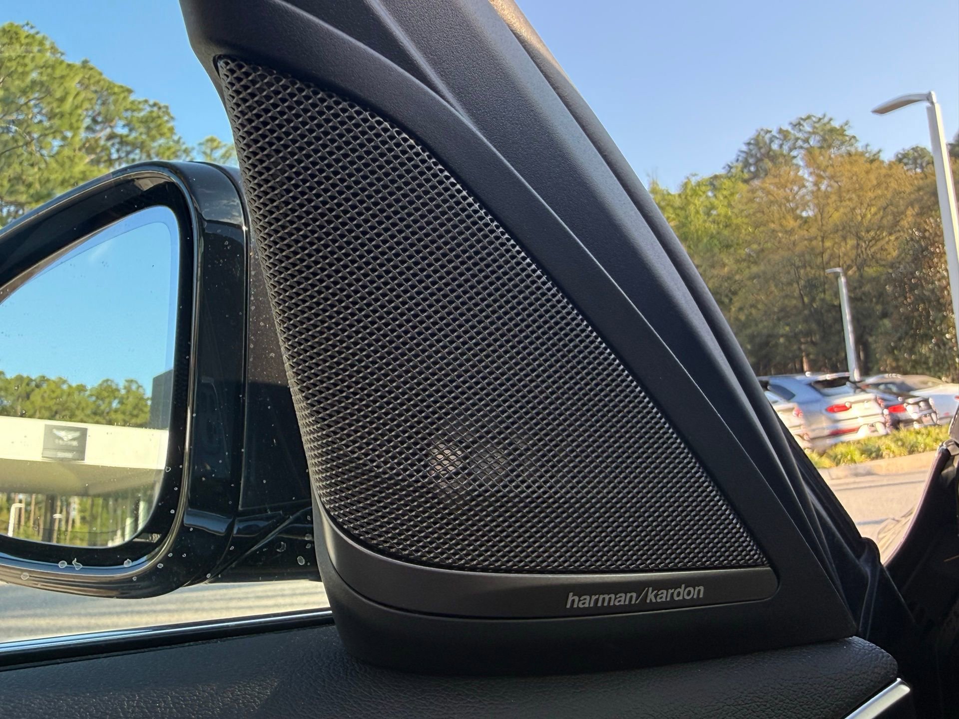 Used 2023 BMW 530e xDrive w/ Premium Package image 43