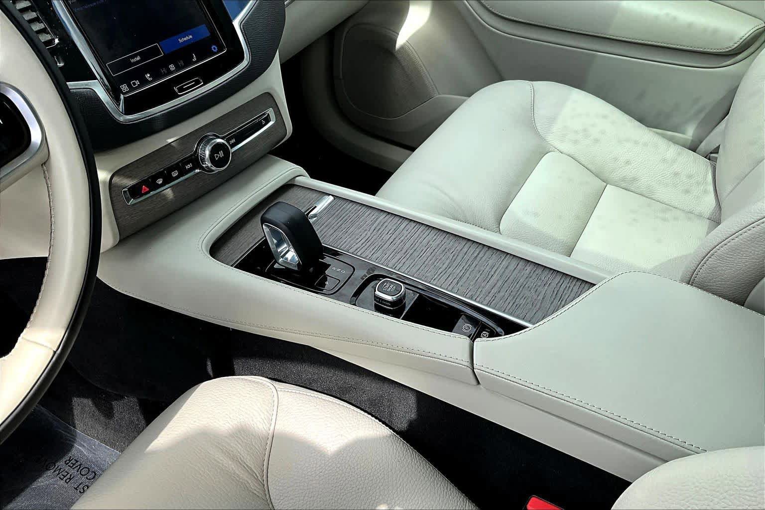 Certified 2023 Volvo XC90 B6 Plus w/ Protection Package Premier AWD/4WD image 16