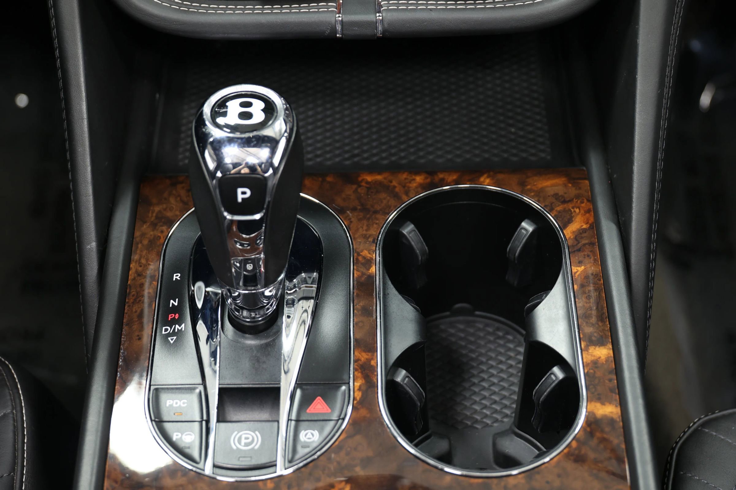 Used 2017 Bentley Bentayga image 49